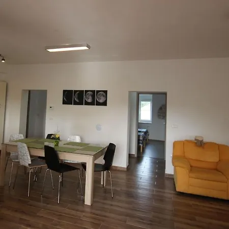 Luna Apartmán *